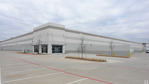 Industrial Space for Lease - 2520 Esters Blvd - DFW Trade Center IV, Northeast Tarrant, TX, 76051