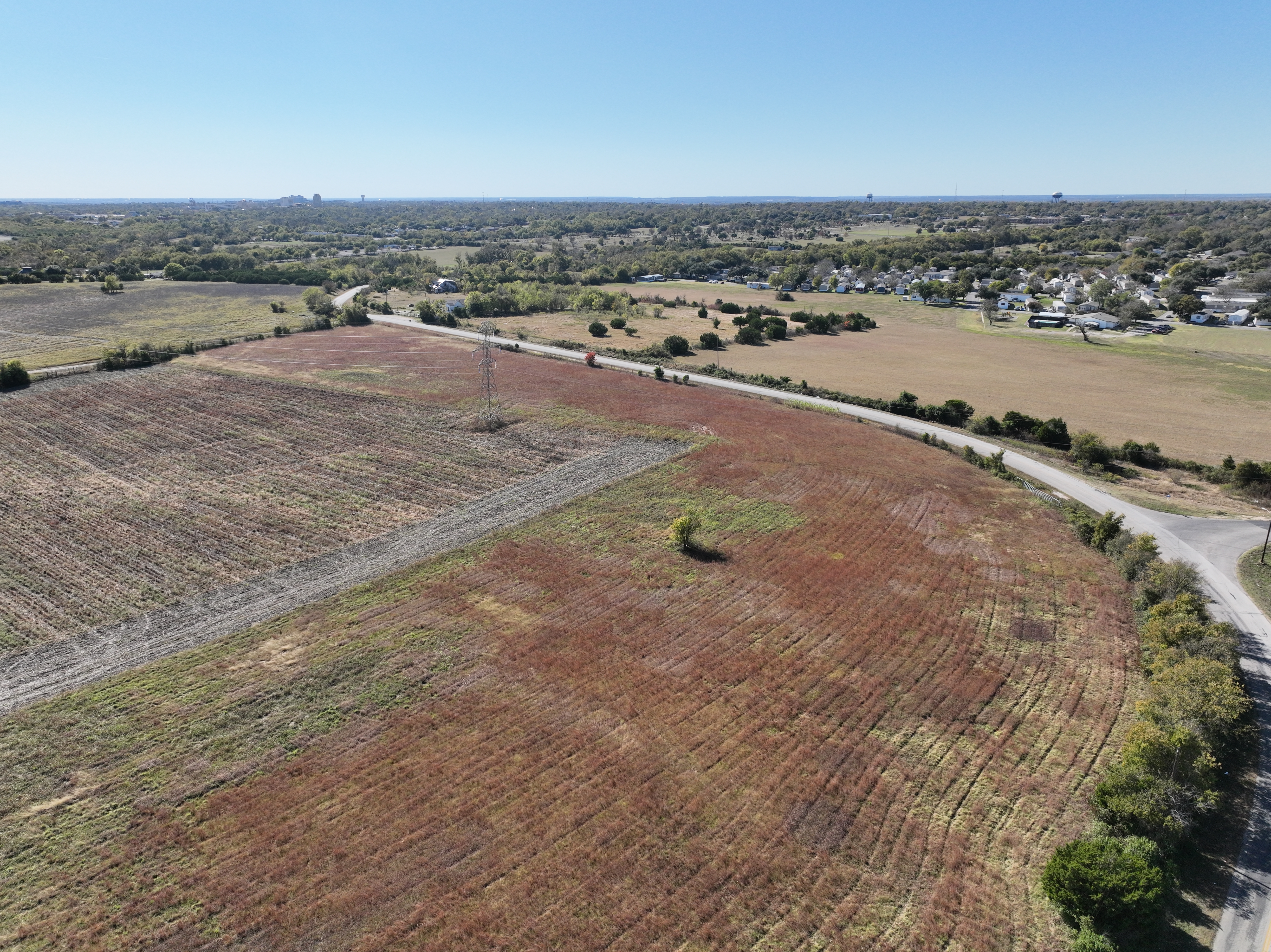 , image/jpeg - dji_fly_20251109_140658_176_1762746205125_photo.JPG Land for Sale - 1419 E Young Ave, Temple, Texas, 76501 (4)