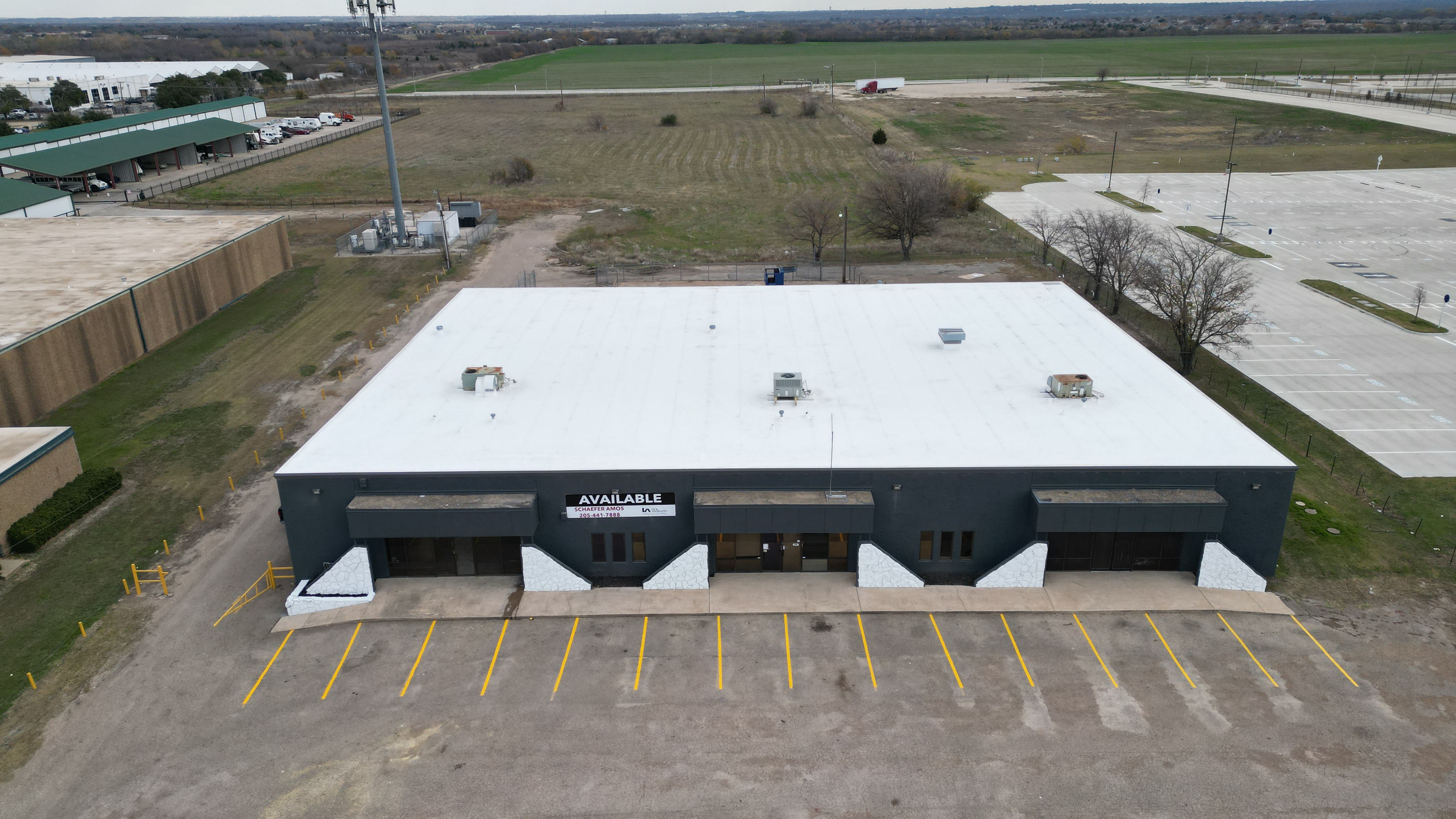 Industrial Property for Lease - 9727-9733 South Fwy, Fort Worth, Texas, 76140 (1)