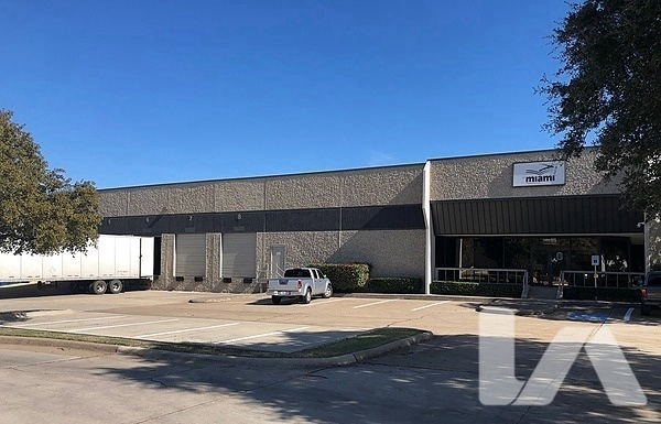 Industrial Space for Lease - 909-913 W Carrier Pkwy, Grand Prairie, TX, 75050, Suite 913