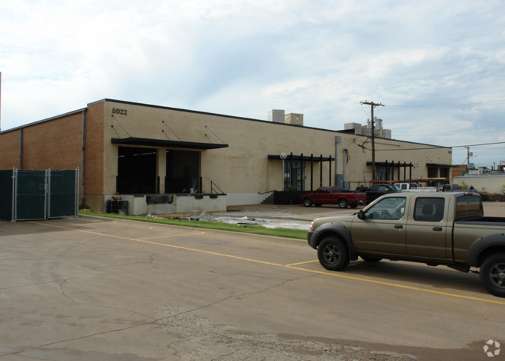 Industrial Property for Lease or Sale - 5020-5022 Sharp St, Dallas, Texas, 75247 (2)