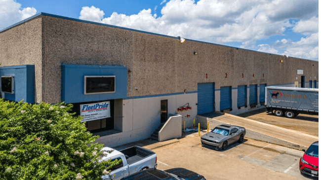 601-611 W Mockingbird Ln, Exterior Building Photo - undefined Industrial Property for Lease - 601-611 W Mockingbird Ln, Northeast Dallas, Texas, 75247 (2)
