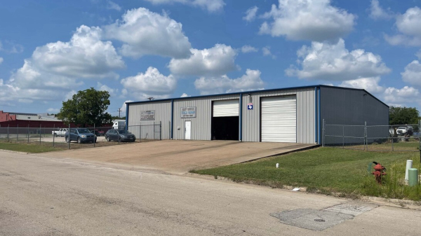 Industrial Space for Lease - 344 Thomas Pl, Everman, TX, 76140