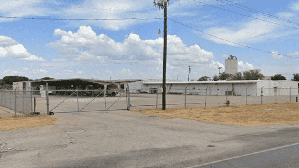 Industrial Property for Sale - 3020 14th St, Brownwood, Texas, 76801 (2)