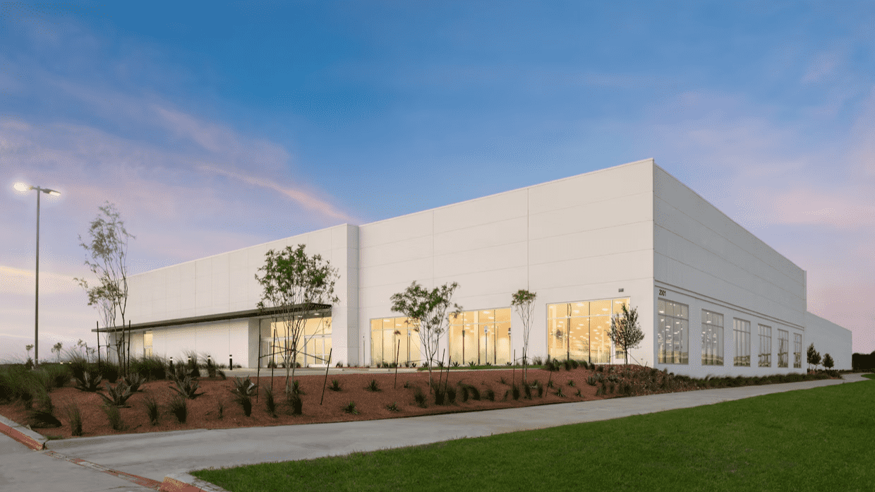 Industrial Property for Lease - 2001 Lyndon B Johnson Fwy, Farmers Branch, Texas, 75234 (1)