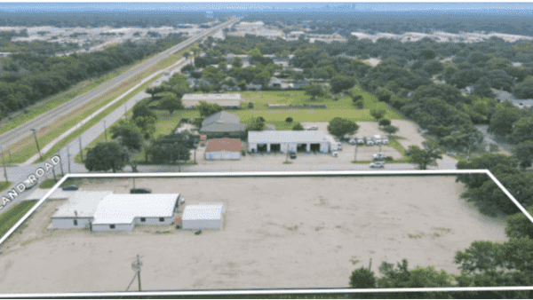 Industrial Property for Lease or Sale - 100 W Rock Island Rd, Grand Prairie, TX, 75050