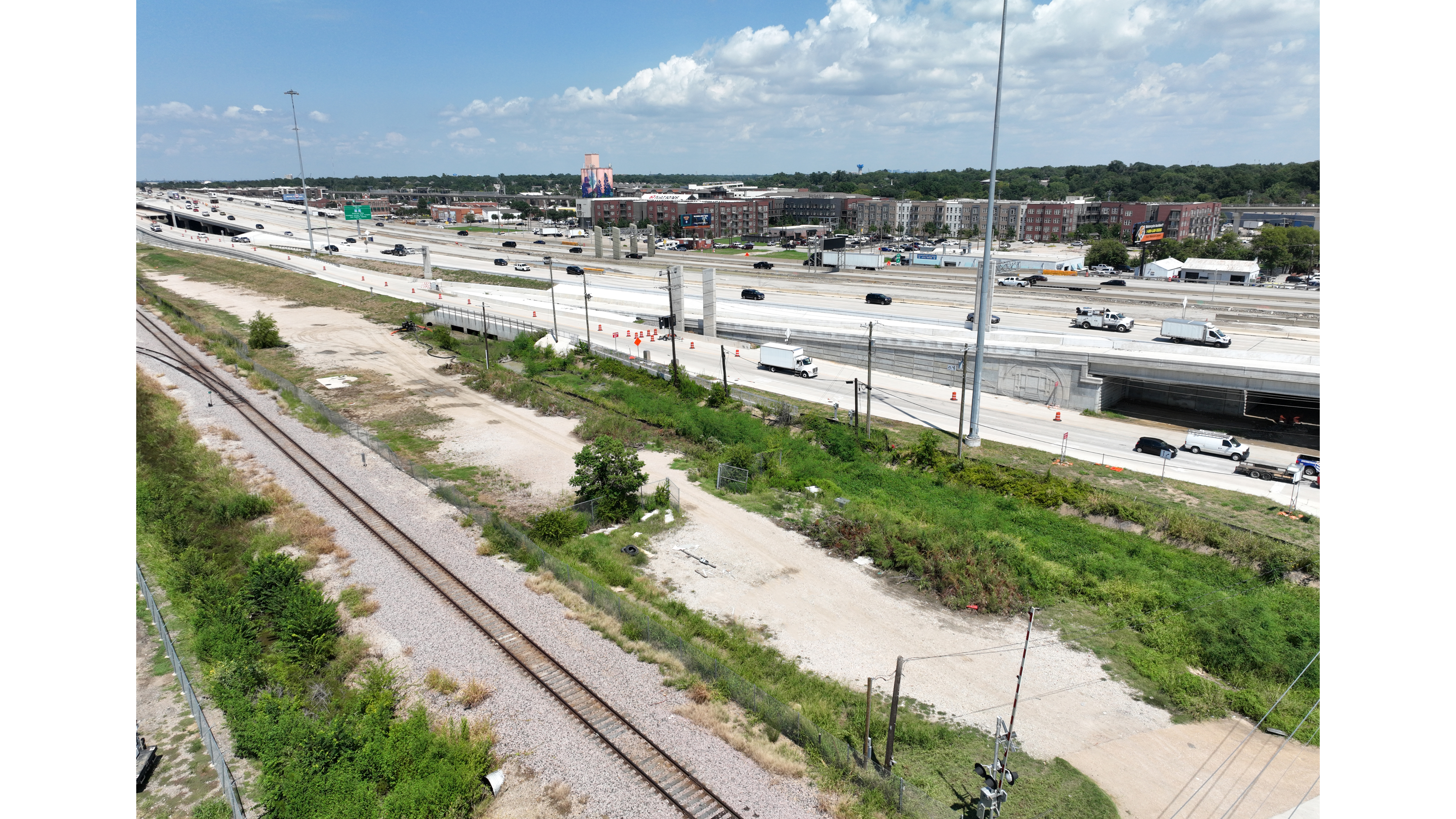 Land for Lease or Sale - 900 W Crosby Rd, Carrollton, TX, 75006