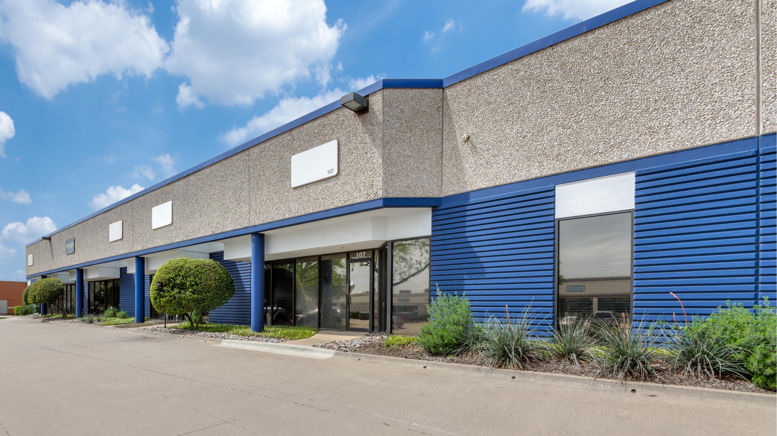 Industrial Property for Lease - 2433 Lacy Lane, Carrollton, Texas, 75006 (2)