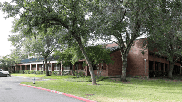 Industrial Building for Sale - 200 E Bethany Dr, Allen, TX, 75002