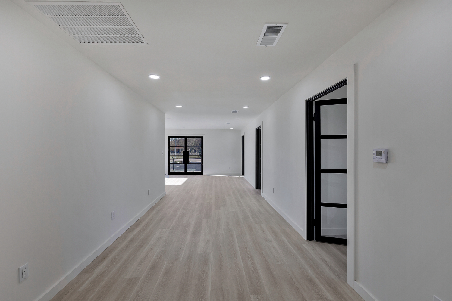 , image/jpeg - BuildingPhoto (6).jpg Office Property for Sale - 606 N Main St, Duncanville, Texas, 75116 (4)