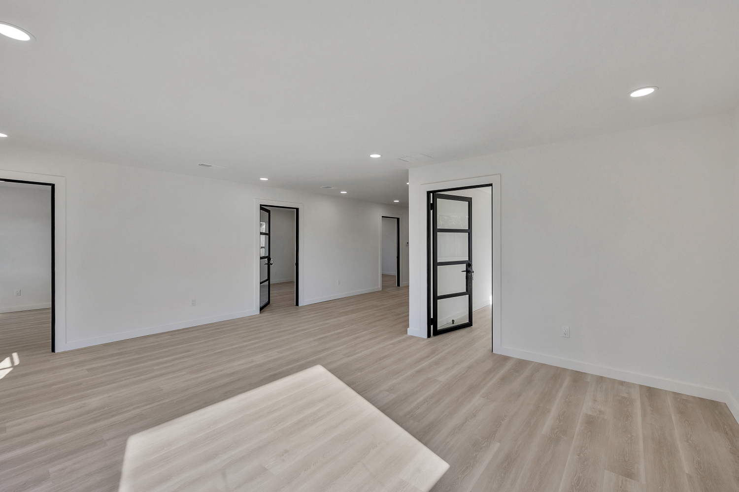 , image/jpeg - BuildingPhoto (1).jpg Office Property for Sale - 606 N Main St, Duncanville, Texas, 75116 (9)