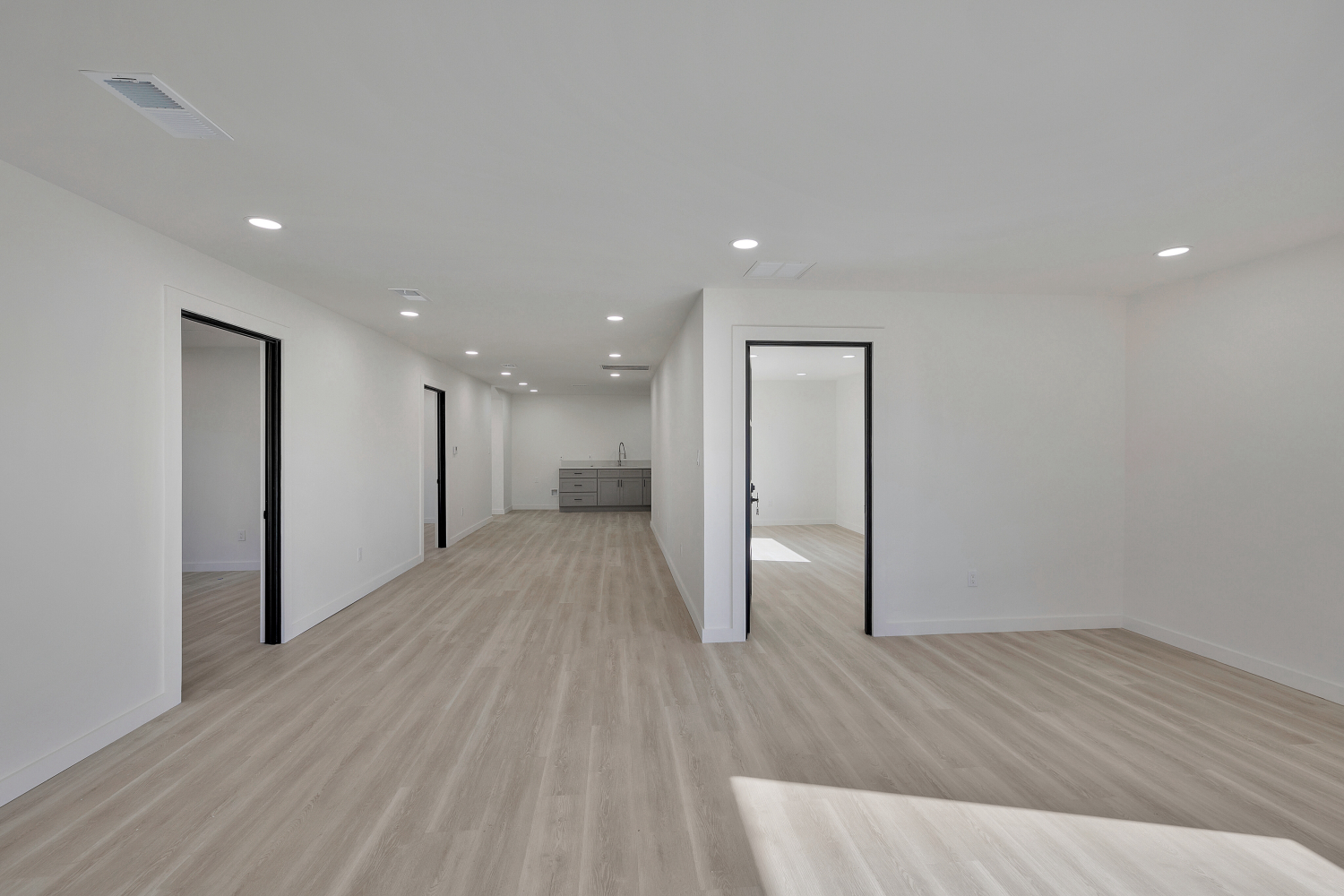 , image/jpeg - BuildingPhoto.jpg Office Property for Sale - 606 N Main St, Duncanville, Texas, 75116 (10)