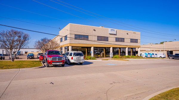 Industrial Space for Lease - 1712 Minters Chapel Rd, Grapevine, TX, 76051
