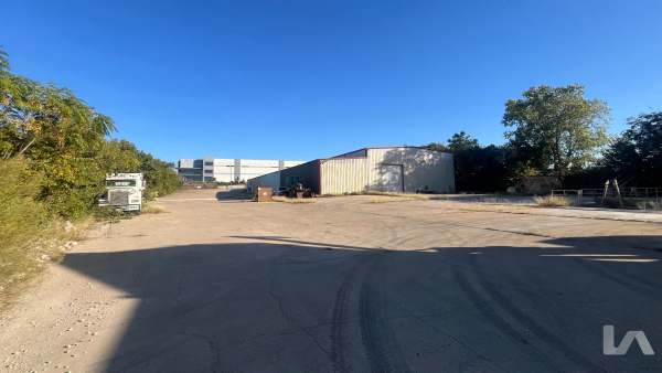 5526 Crystal Lake Blvd, Exterior Building Photo - undefined Industrial Property for Lease - 5526 Crystal Lake Blvd, Dallas, Texas, 75236 (3)