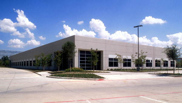Industrial Space for Lease - 8550 Freeport Pkwy - Freeport Business Center III, Irving, TX, 75063