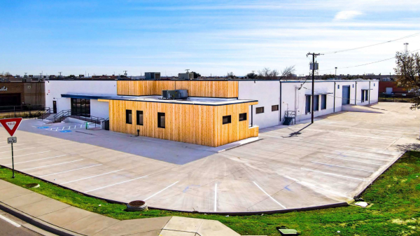 Industrial Space for Lease - 8811 John Carpenter Fwy, Dallas, TX, 75247