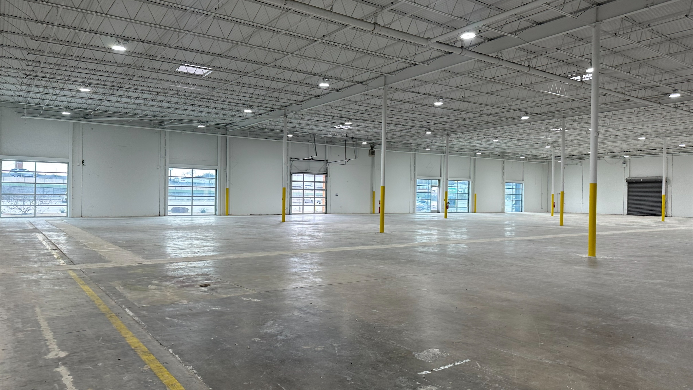 Industrial Property for Lease - 3216-3308 Royalty Row, Irving, Texas, 75062 (3)