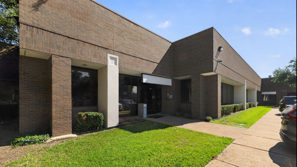 Industrial Space for Lease - 7920 Elmbrook Dr, Dallas, TX, 75247-6900, Suite 102