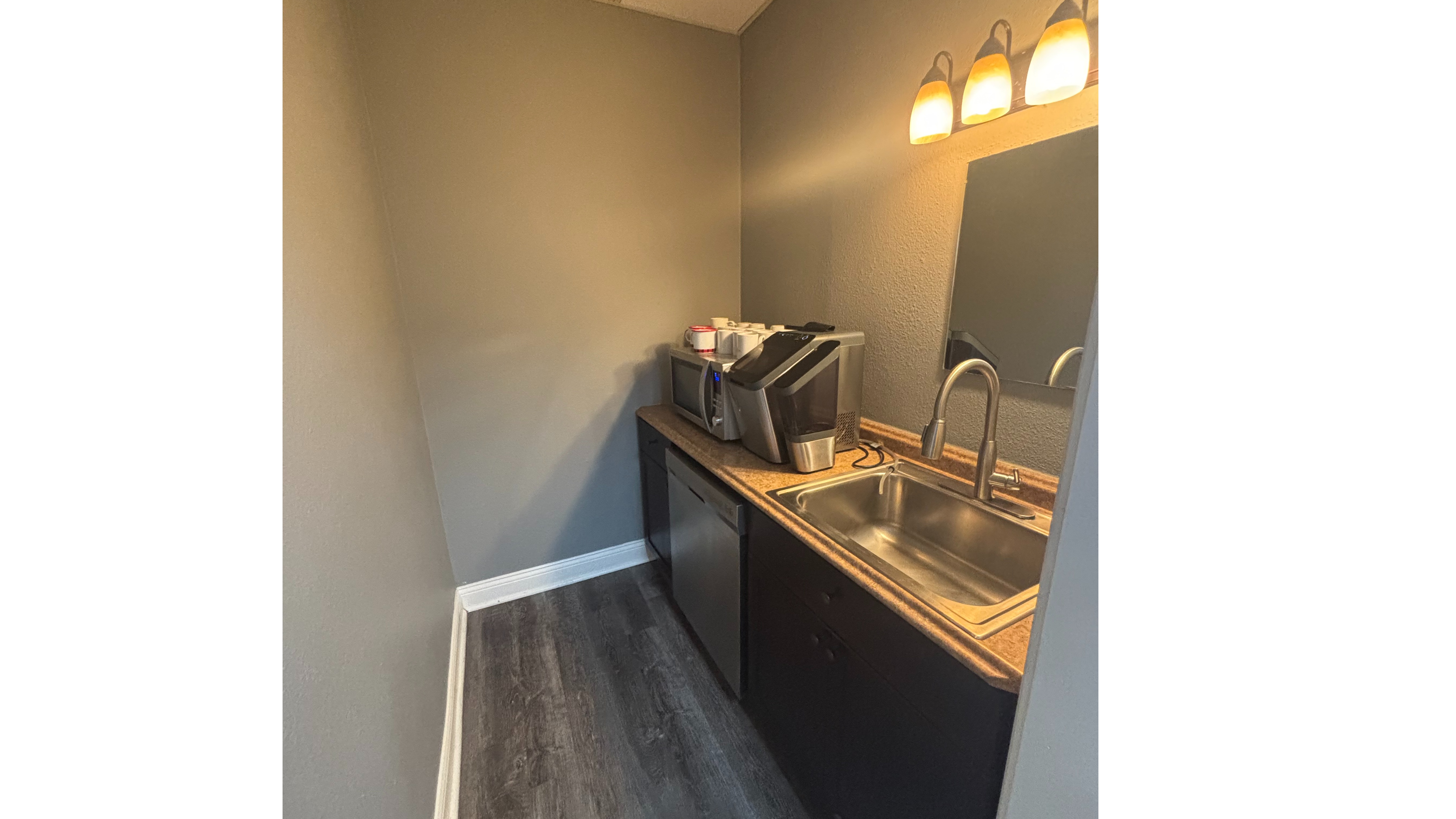 4542 McEwen Rd, Interior Building Photo Office - undefined Industrial Property for Lease - 4542 McEwen Rd, Farmers Branch, Texas, 75244 (3)