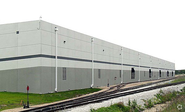 Industrial Property for Lease or Sale - 4701 Gold Spike Drive, Fort Worth, 76106 (1)