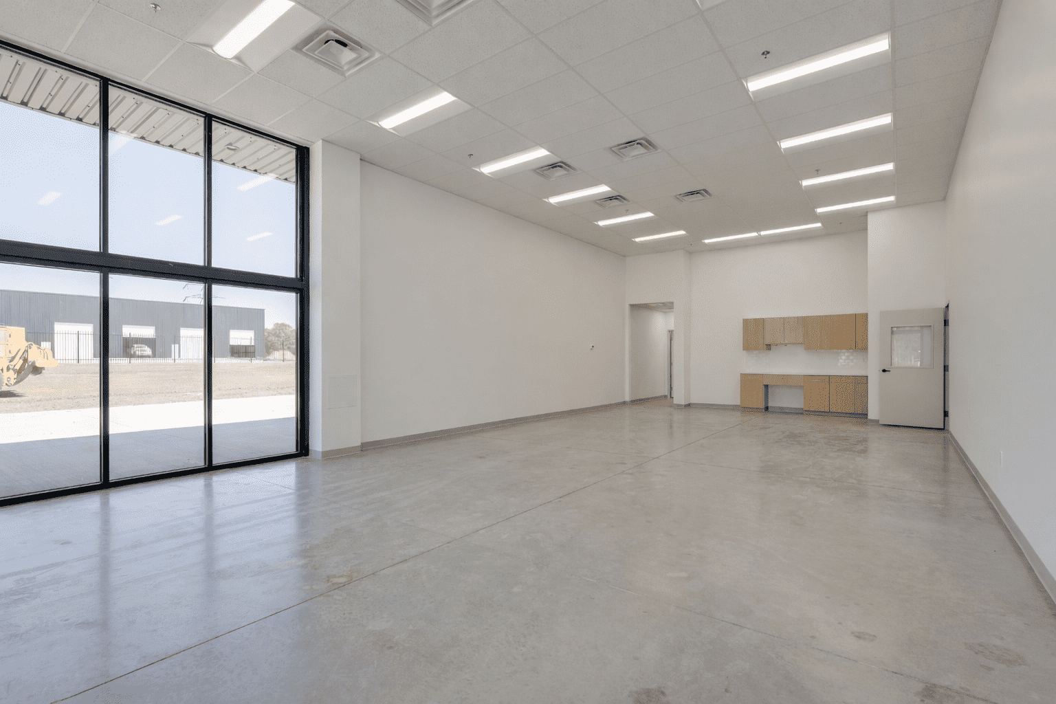 Industrial Property for Lease or Sale - 5749 Parker Henderson Rd, Fort Worth, Texas, 76119 (6)