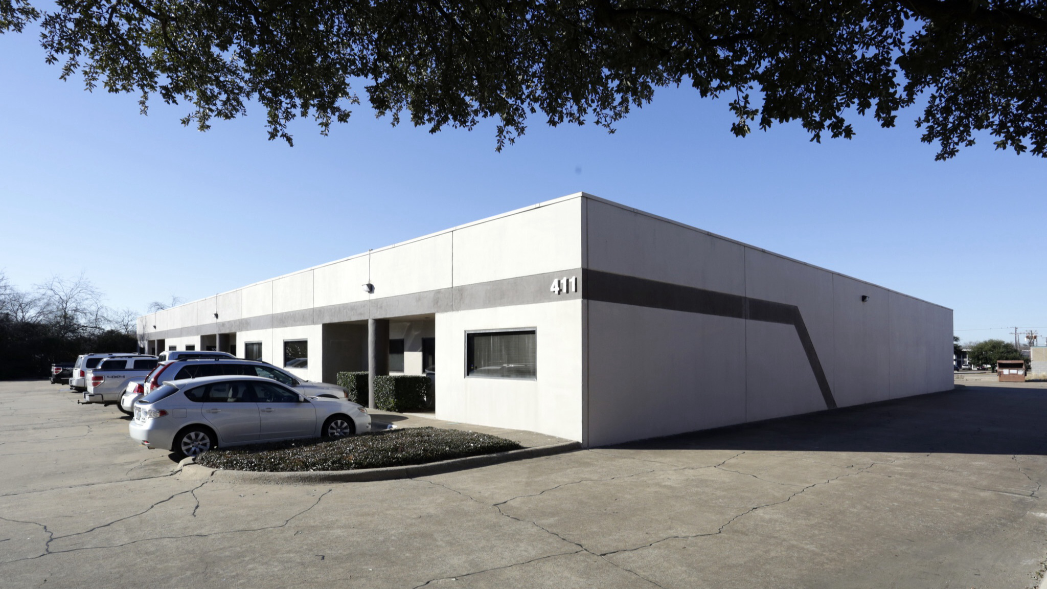 Industrial Property for Lease - 411 Industrial Dr, Richardson, Texas, 75081-2871 (1)
