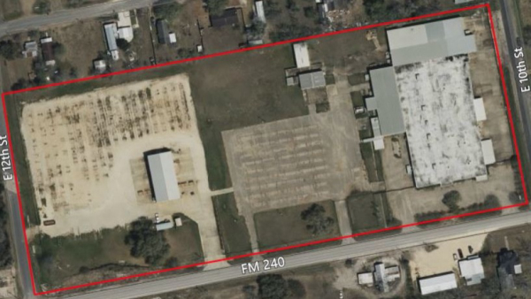 Flex Property for Sale - 714 Riedel St, Yorktown, TX, 78164