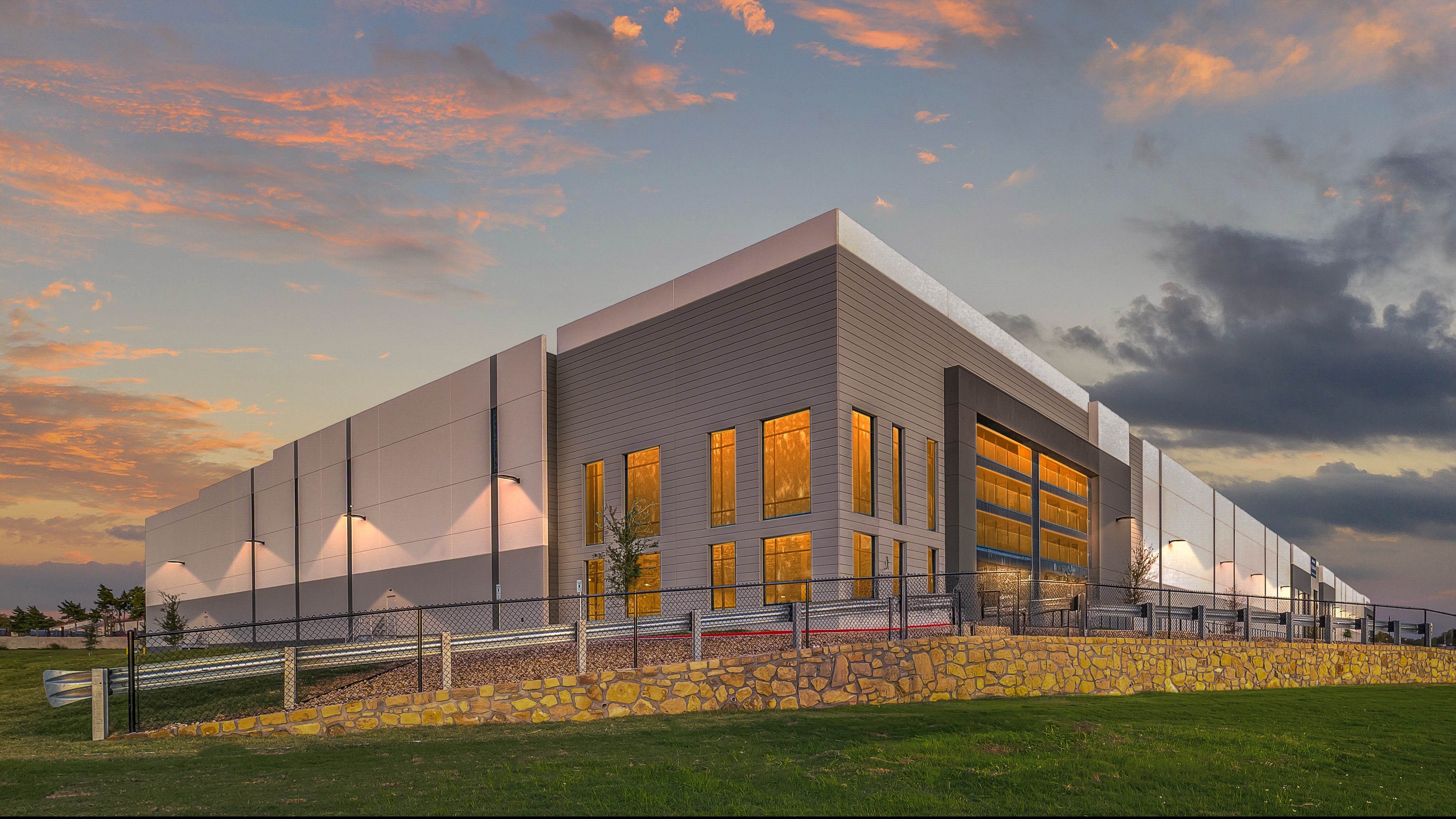 Industrial Property for Lease or Sale - 19205 Lyndon B Johnson Fwy, Mesquite, TX, 75150