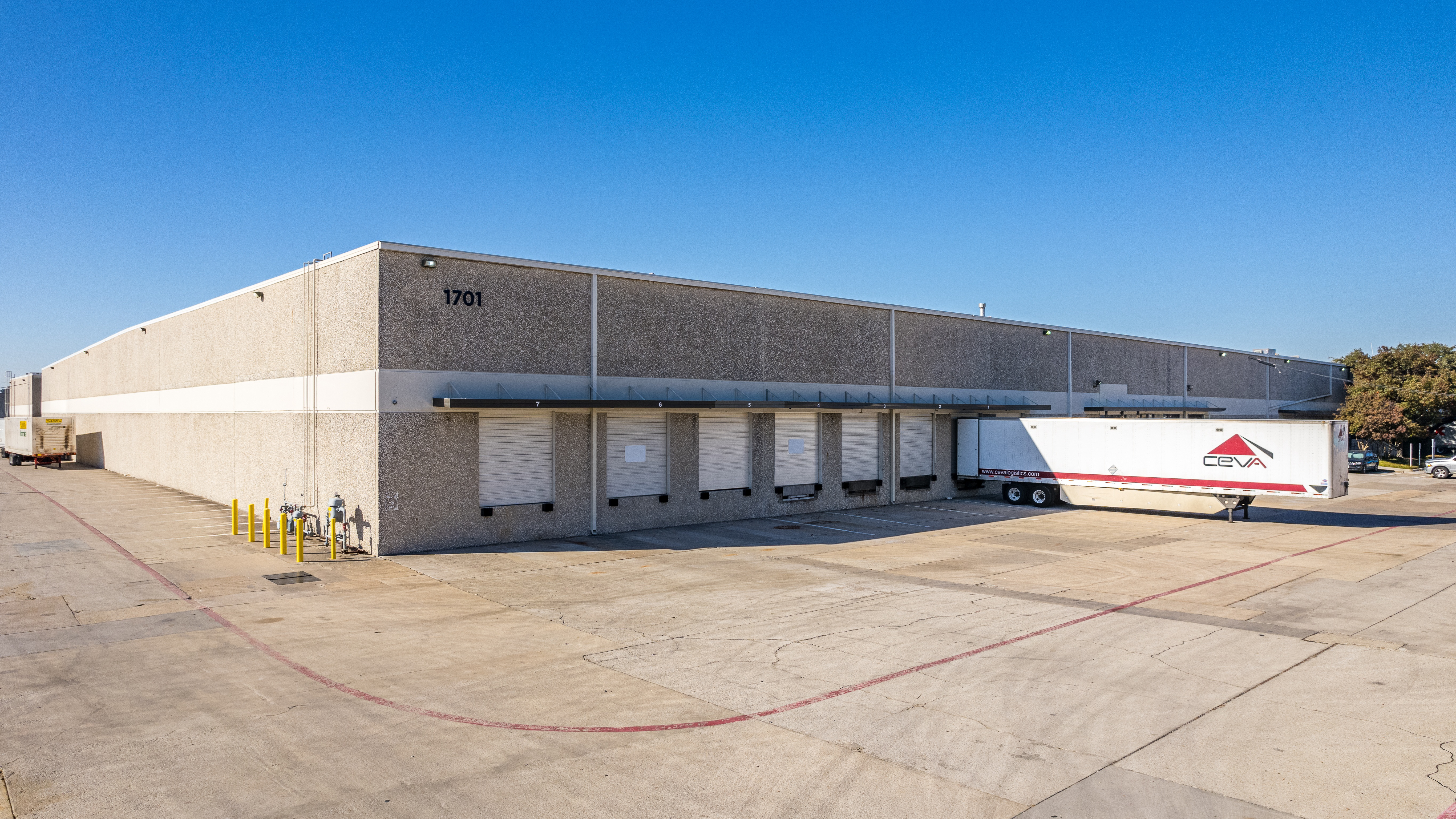 Industrial Property for Lease - 1701 Vantage Dr, Carrollton, Texas, 75006 (2)