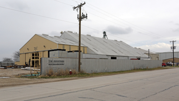 Industrial Building for Sale - 601 Burlington Rd, Saginaw, TX, 76179