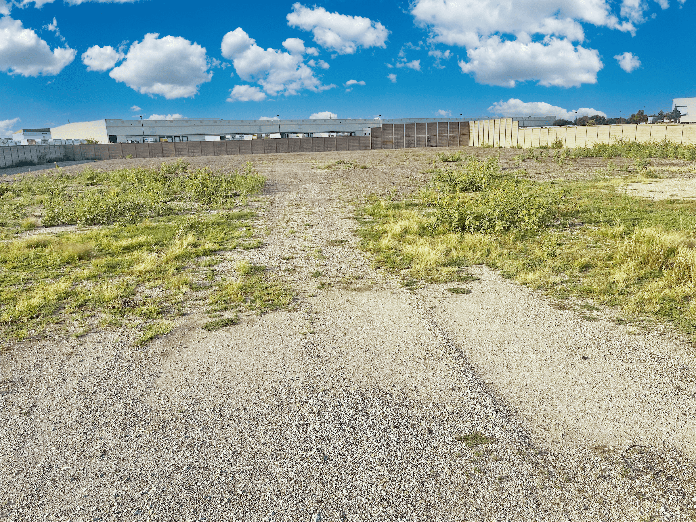 Land for Lease - 700 E Industrial Ave, Fort Worth, TX, 76131