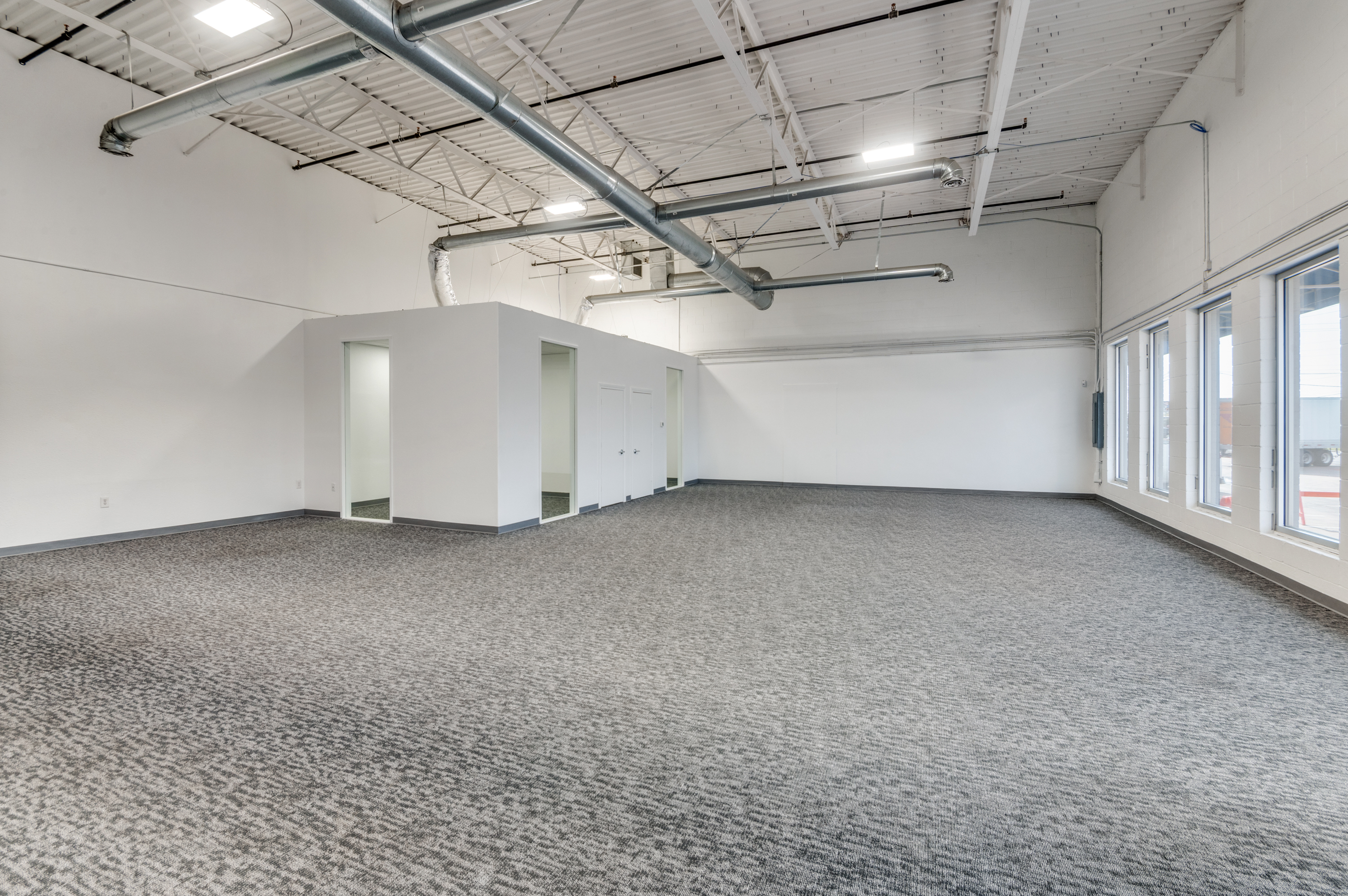 Industrial Property for Lease - 616-634 W Mockingbird Ln, Dallas, Texas, 75247 (2)