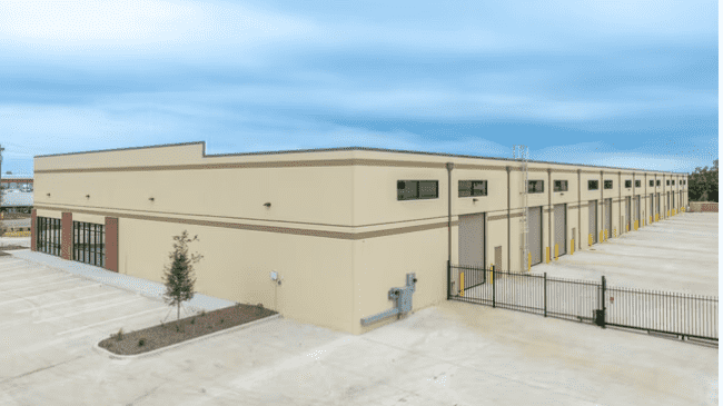 Industrial Property for Lease - 520 S Great SW Pkwy, Grand Prairie, Texas, 75051 (1)