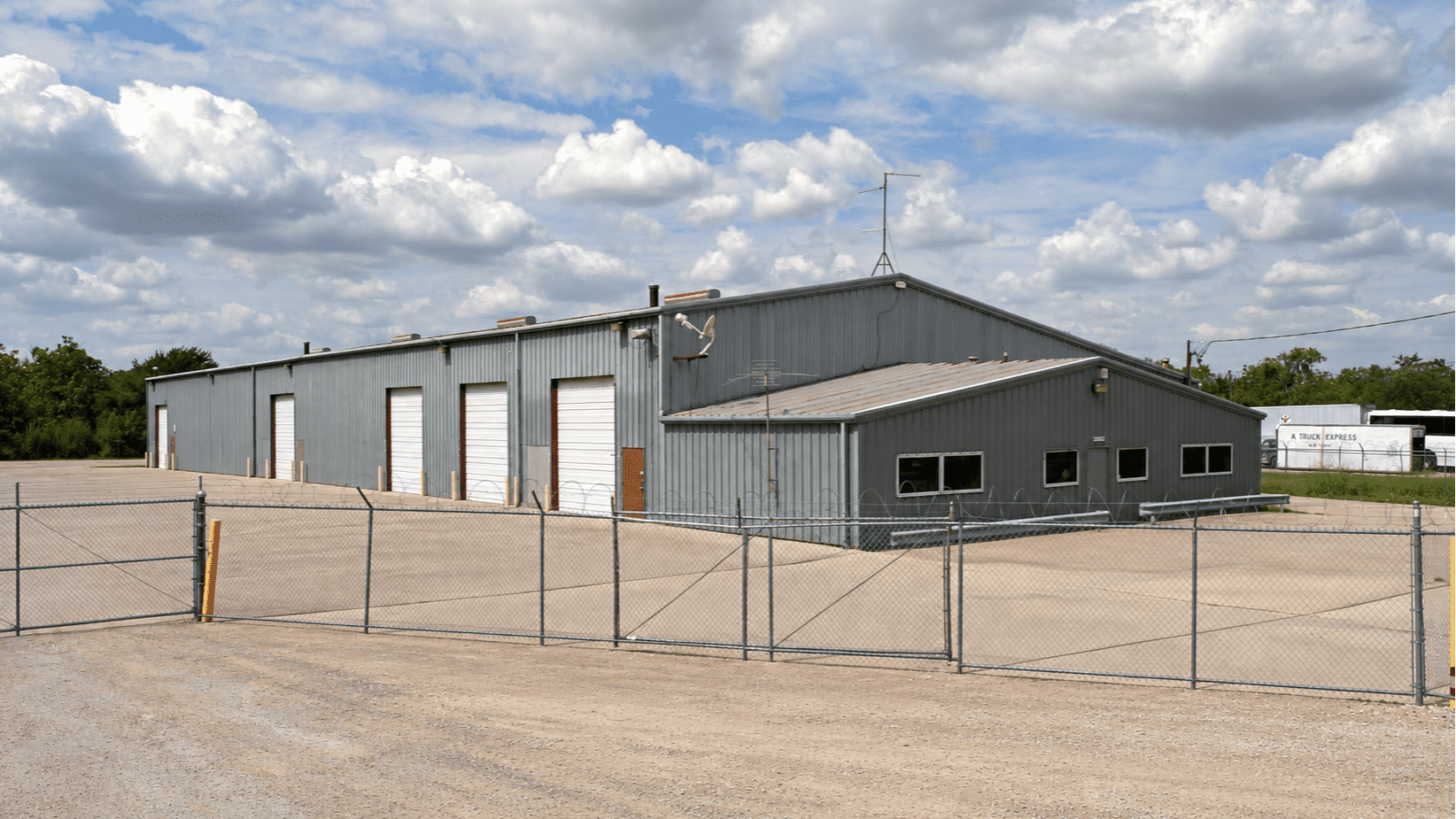 2323 Chalk Hill Rd, Exterior Building Photo - 2323 Chalk Hill Road Exterior Industrial Property for Lease - 2323 Chalk Hill Rd, Dallas, Texas, 75212 (2)