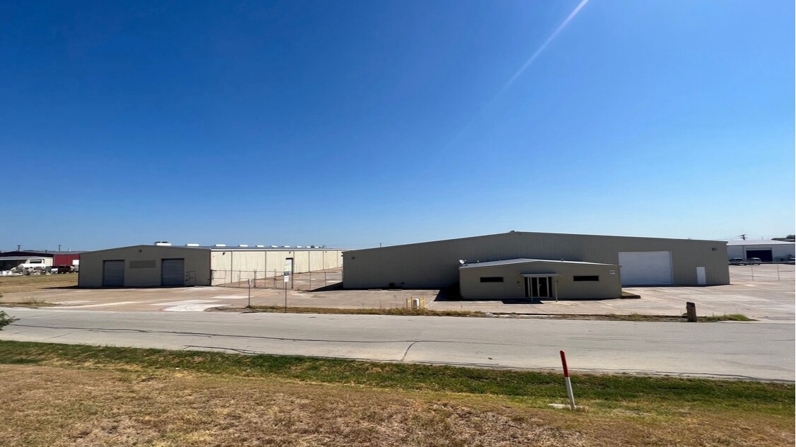 Industrial Property for Lease or Sale - 911 South 5th Avenue, Mansfield, Texas, 76063 (1)