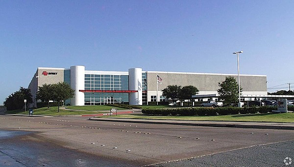 Industrial Property for Lease or Sale - 2200 William D Tate Ave, Grapevine, TX, 76051