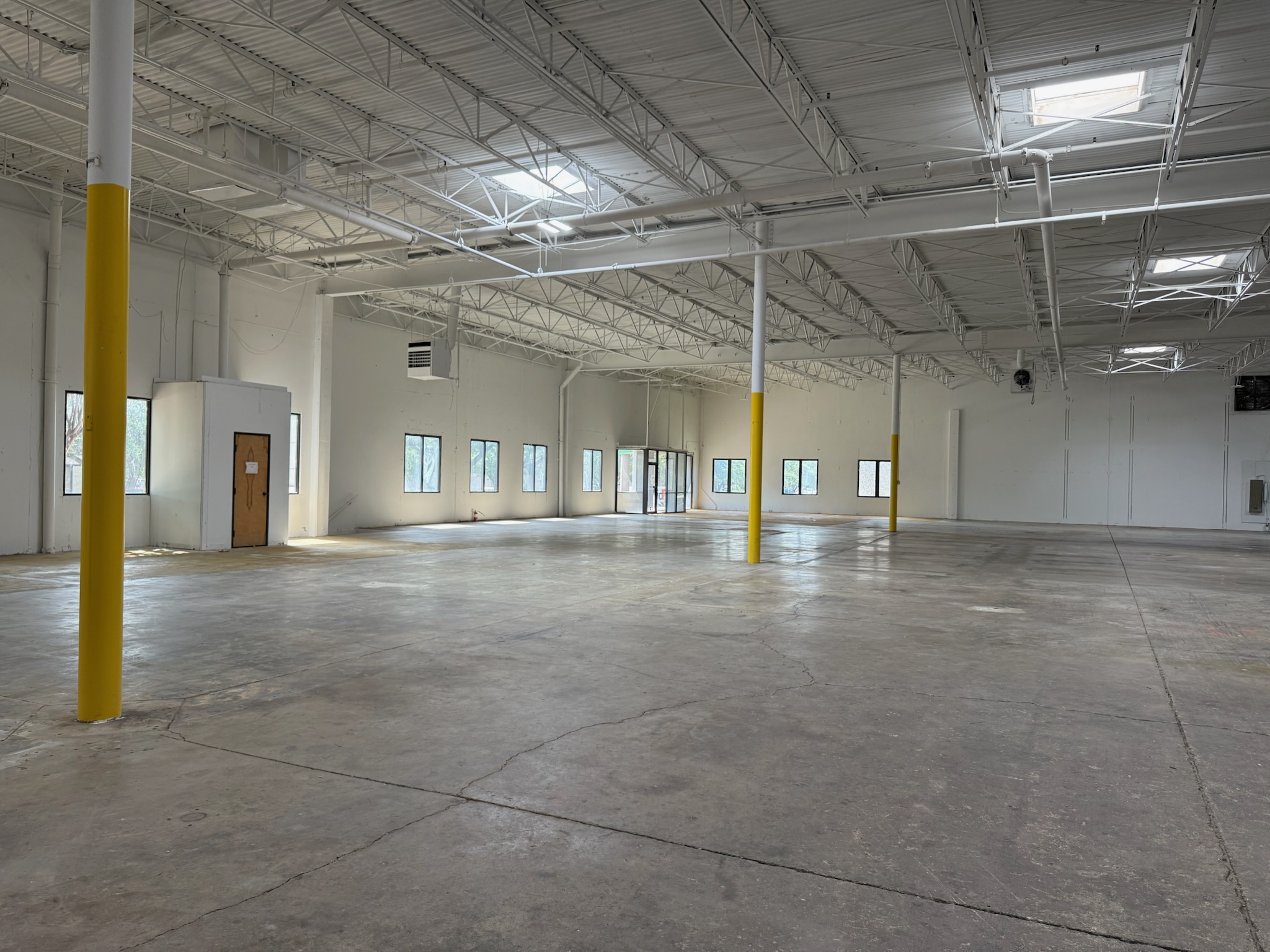 Industrial Property for Lease - 10945-10947 Alder Cir, Dallas, Texas, 75238-1354 (6)