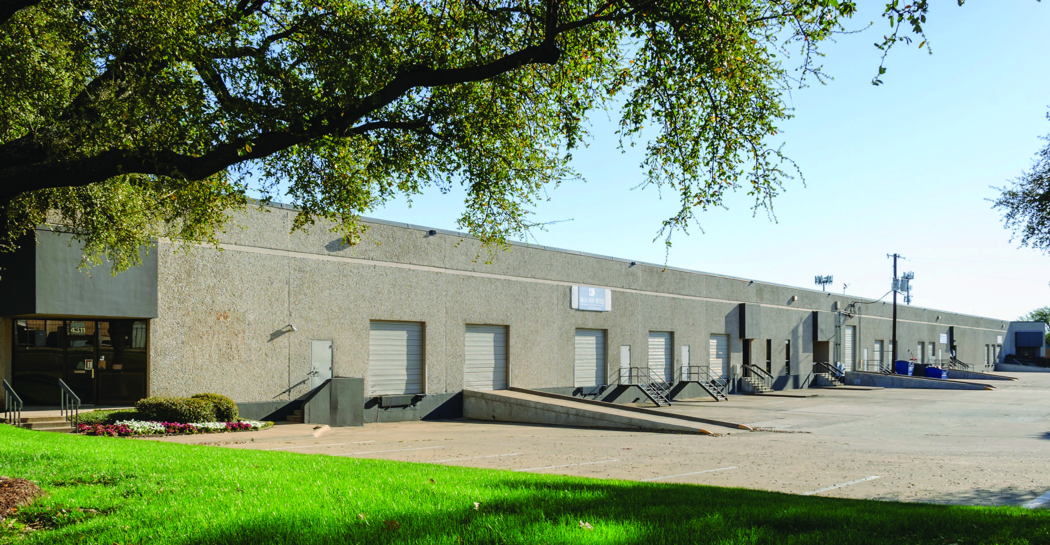 Industrial Property for Lease - 4311 Shilling Way, Dallas, Texas, 75237 (2)