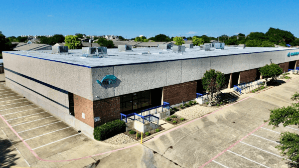 Industrial Building for Sale - 12051-12091 Forestgate Dr, Dallas, TX, 75243-5417