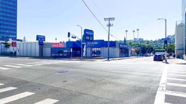 Retail Property for Lease - 15960 Ventura Blvd, Encino, California, 91436 (1)