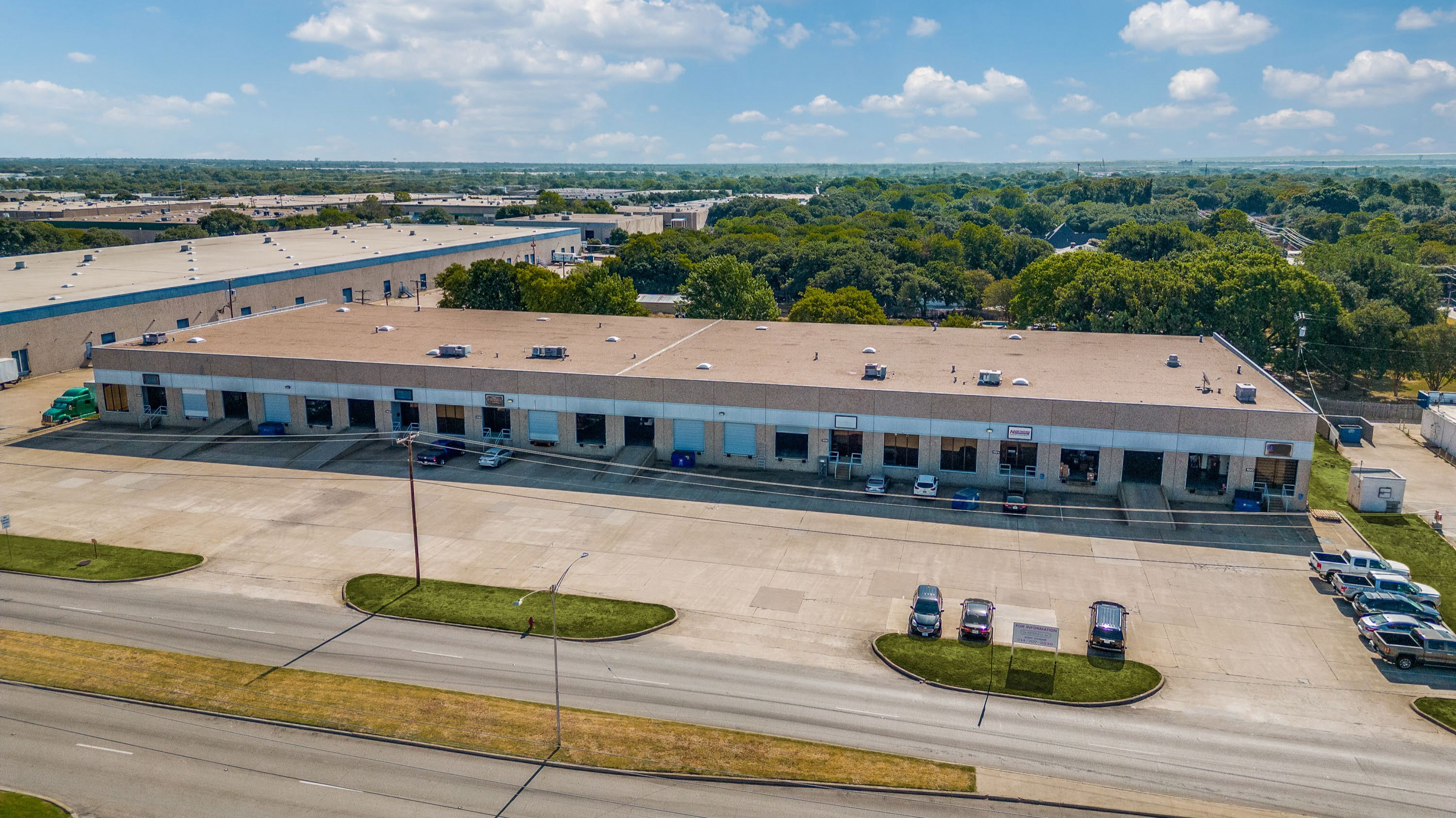 1922-1938 N Great Southwest Pky, Exterior Building Photo - undefined Industrial Property for Lease - 1922-1938 N Great Southwest Pky, Grand Prairie, Texas, 75050-1515 (2)