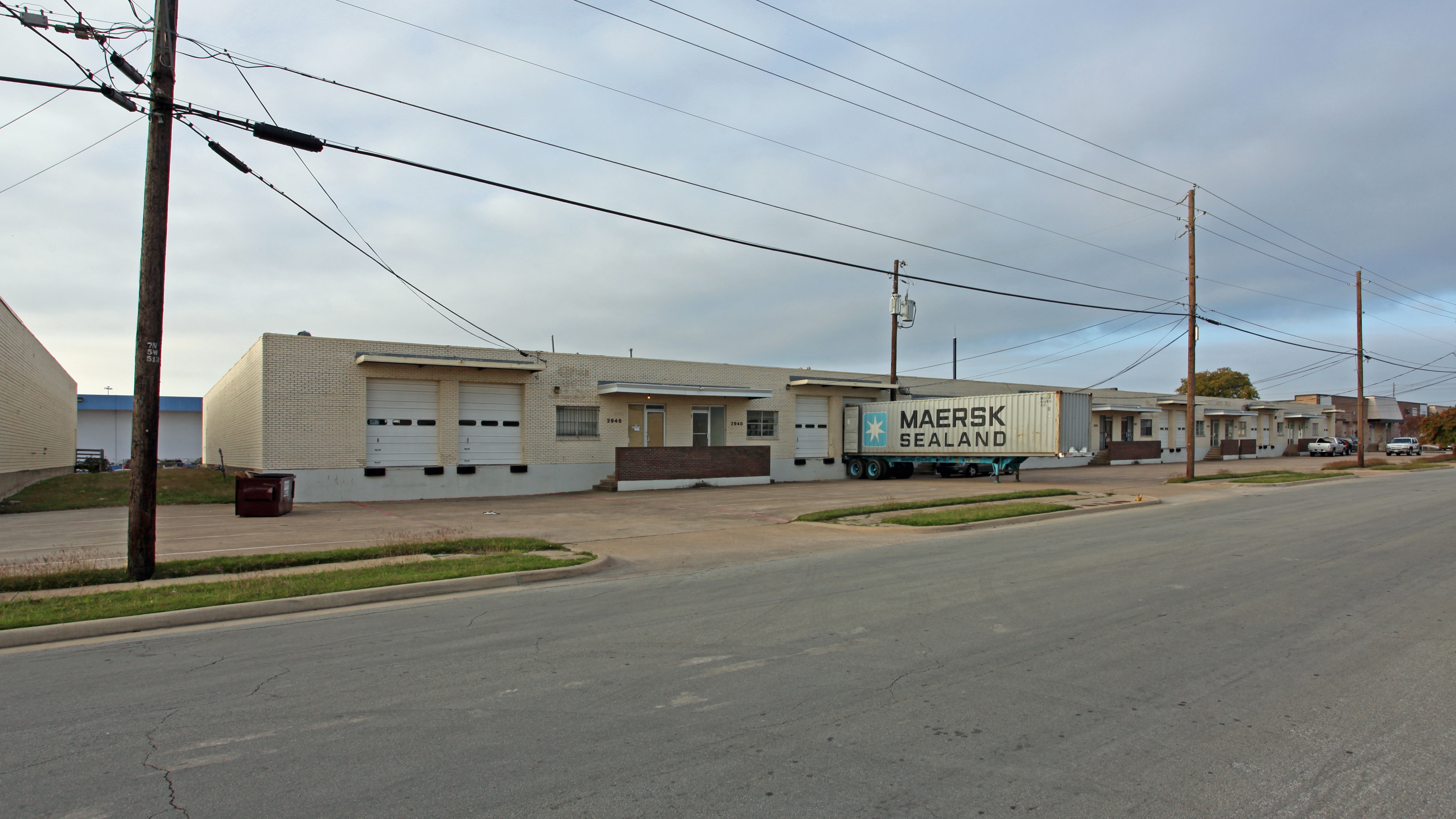 Industrial Space for Lease - 2908-2948 Blystone Ln, Northeast Dallas, TX, 75220, Suite 2912-2916