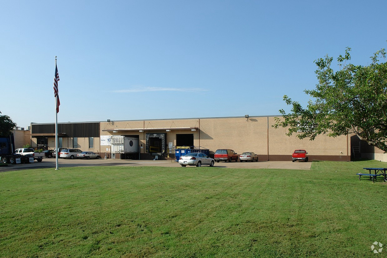 Industrial Property for Lease - 3216-3308 Royalty Row, Irving, Texas, 75062 (2)