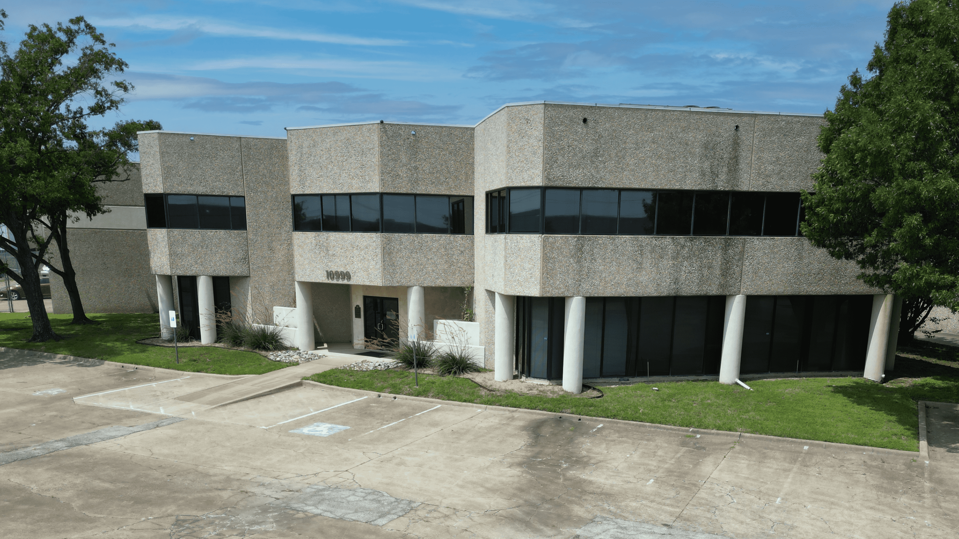 Industrial Property for Sale - 10999 Petal St, Dallas, Texas, 75238-2424 (1)