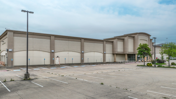 Retail Space for Sale - 700 E Plano Pkwy, Plano, TX, 75074
