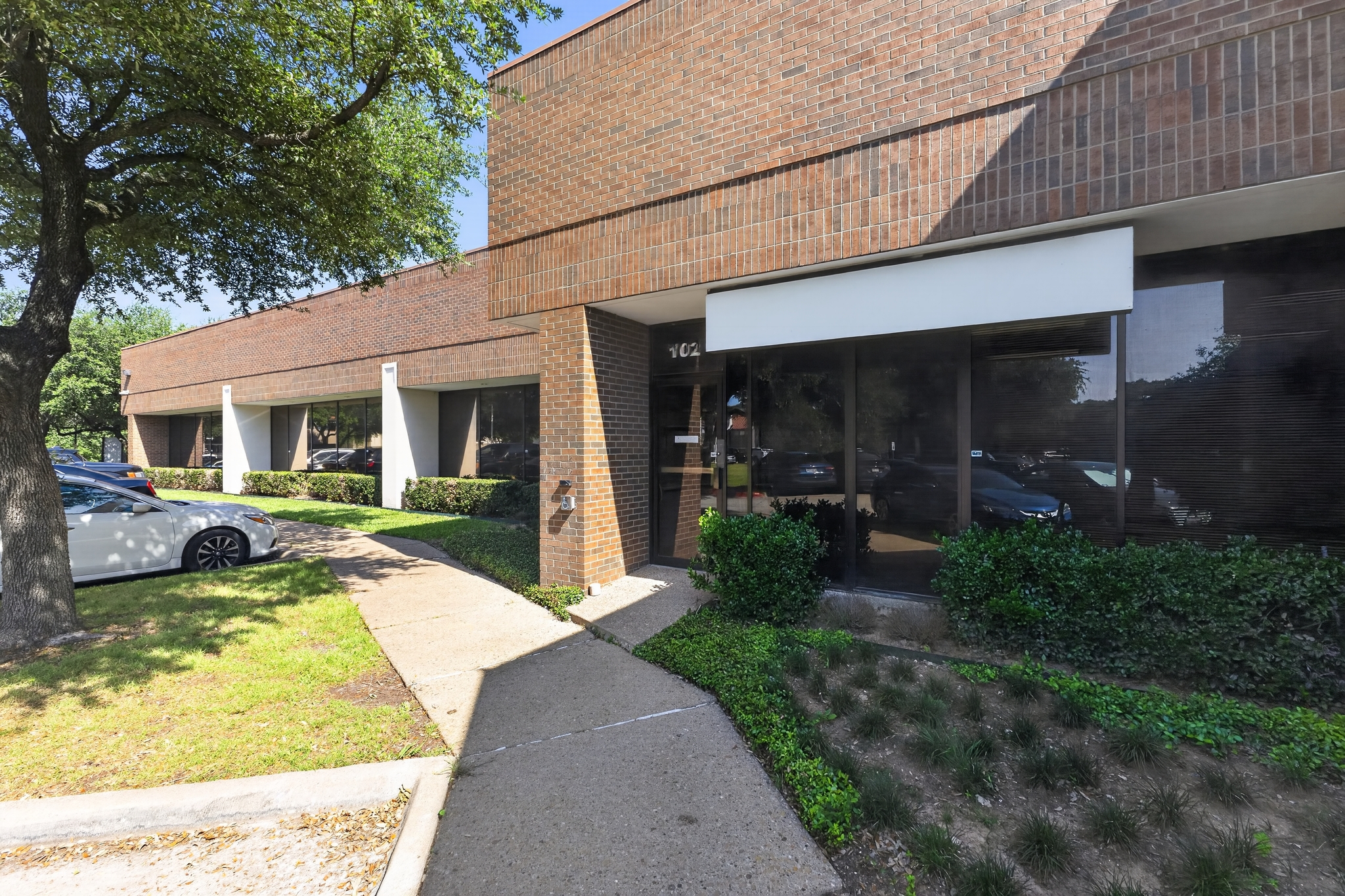 , image/jpeg - 04_7920_Elmbrook_Dr-Exterior-6024.jpg Industrial Property for Lease - 7920 Elmbrook Dr, Dallas, Texas, 75247-6900 (3)