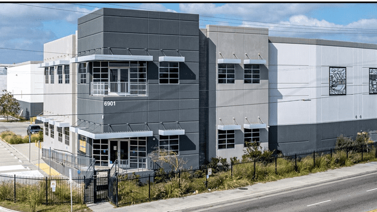Industrial Space for Lease - 6901 S Alameda St, Huntington Park, CA, 90255