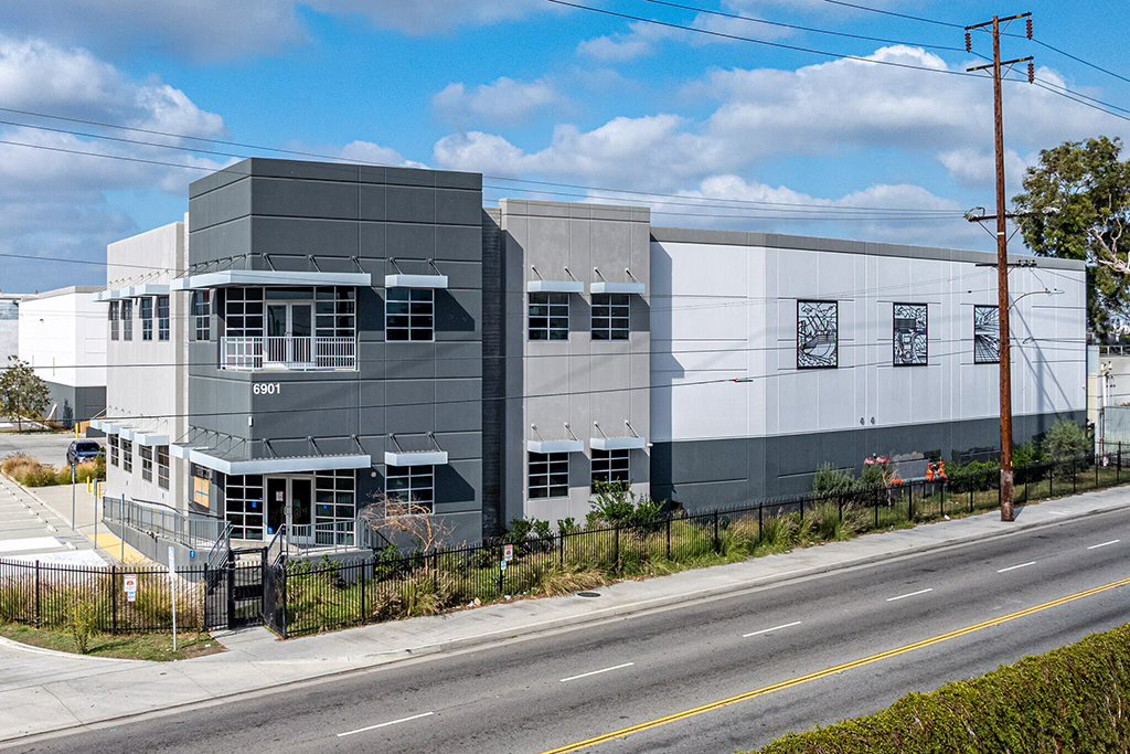 , image/jpeg - 4.jpg Industrial Property for Lease - 6901 S Alameda St, Huntington Park, California, 90255 (5)
